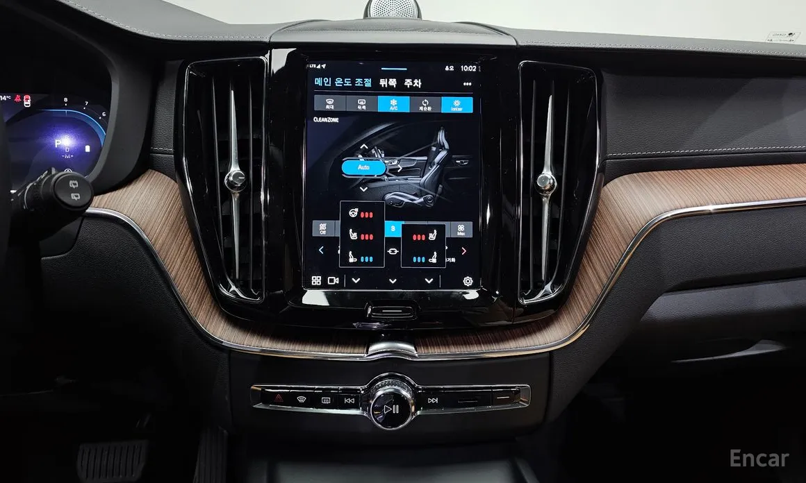 Фото 14 - Volvo XC60