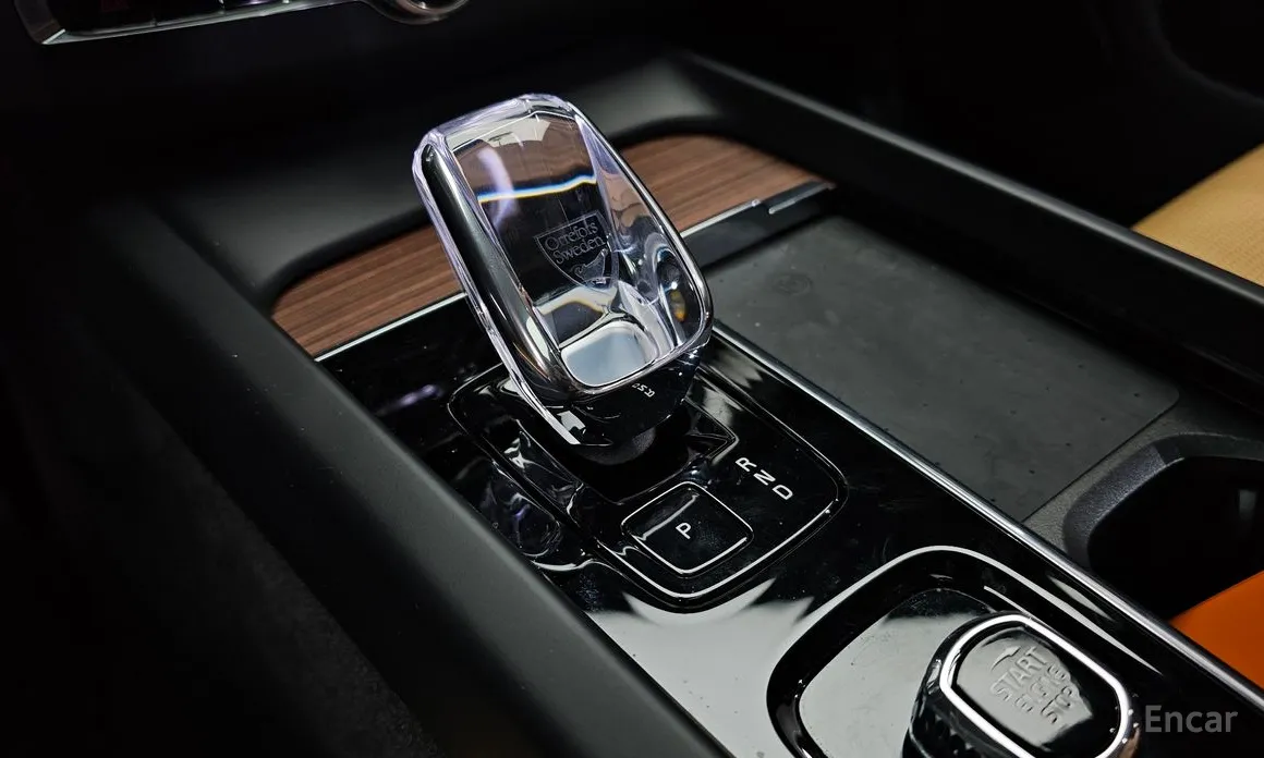 Фото 9 - Volvo XC60