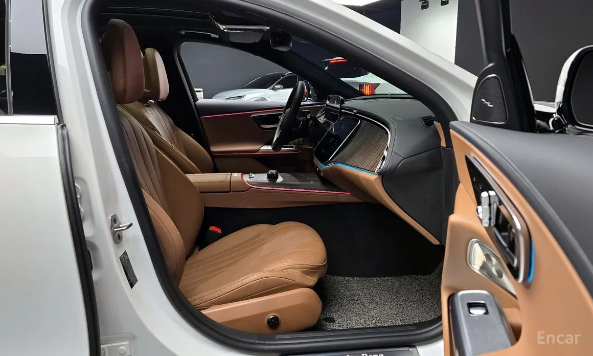 Фото 10 - Mercedes-Benz E-Class