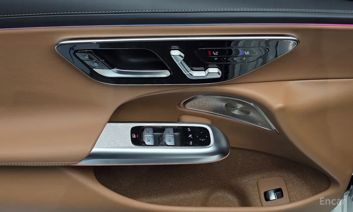 Фото 19 - Mercedes-Benz E-Class