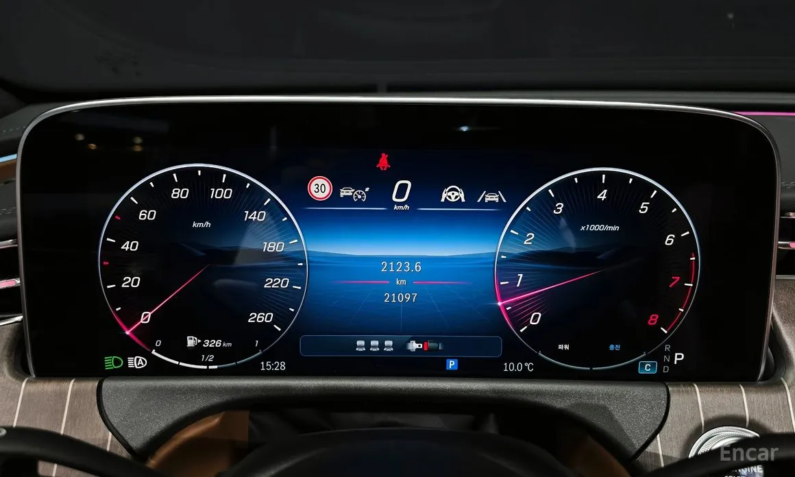 Фото 8 - Mercedes-Benz E-Class