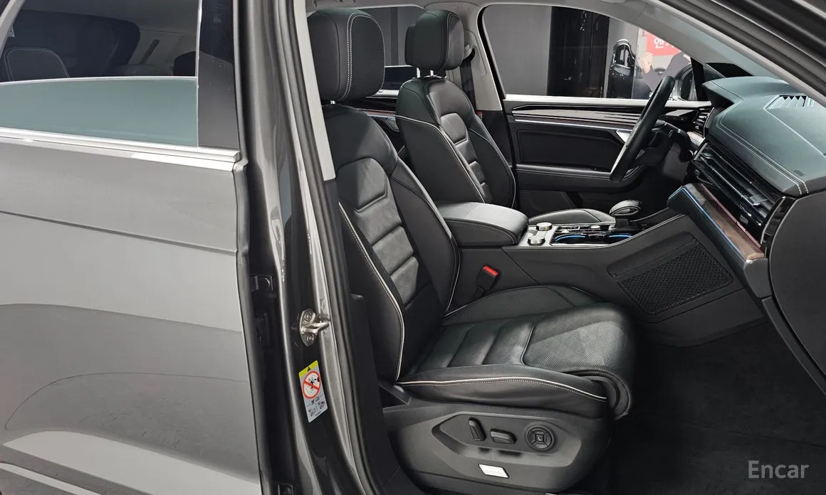 Фото 10 - Volkswagen Touareg