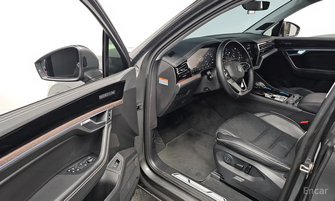 Фото 12 - Volkswagen Touareg