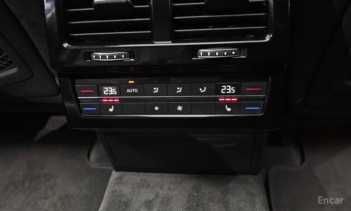 Фото 20 - Volkswagen Touareg