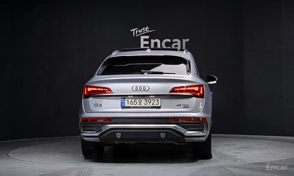 Фото 4 - Audi Q5