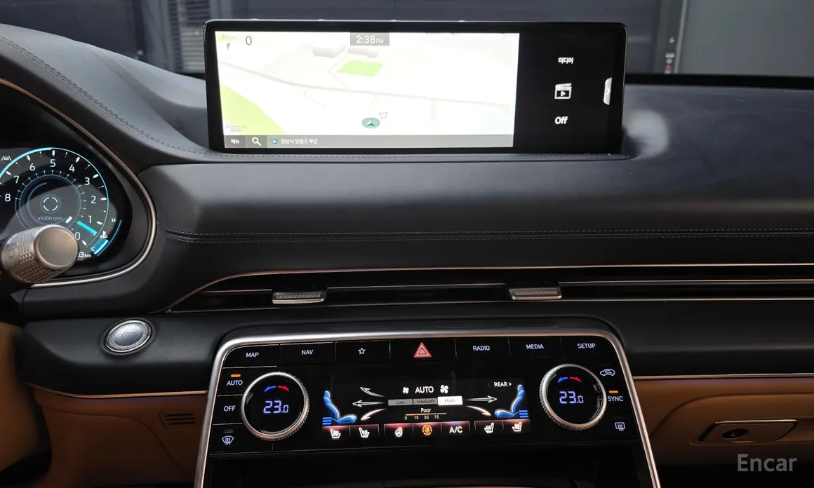 Фото 17 - Genesis GV80