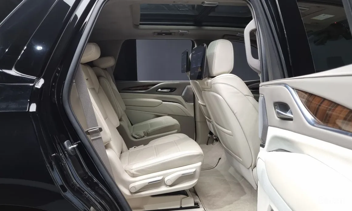 Фото 12 - Cadillac Escalade