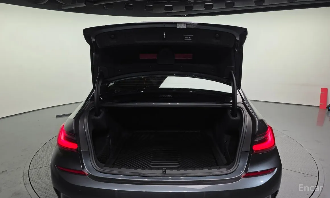 Фото 20 - BMW 3 Series