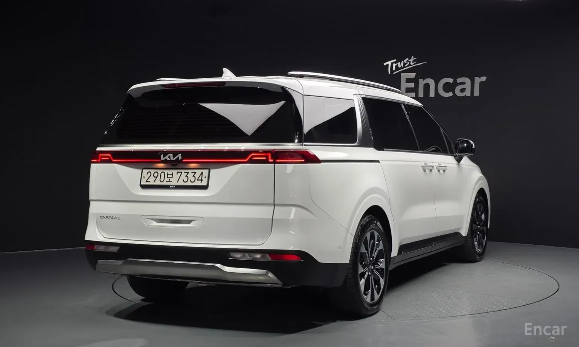 Фото 2 - Kia Carnival