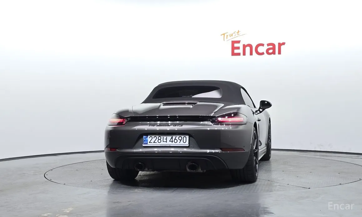 Фото 4 - Porsche 718