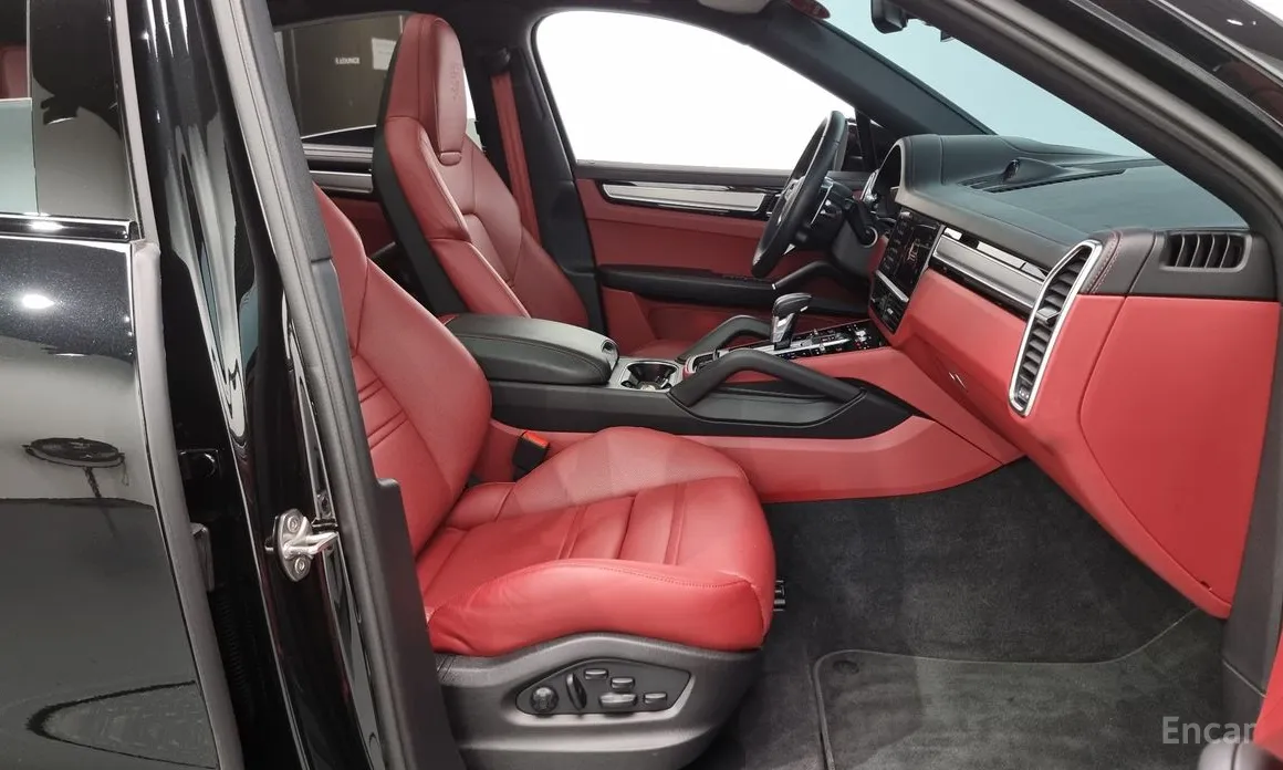 Фото 10 - Porsche Cayenne