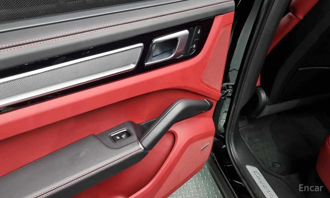 Фото 16 - Porsche Cayenne