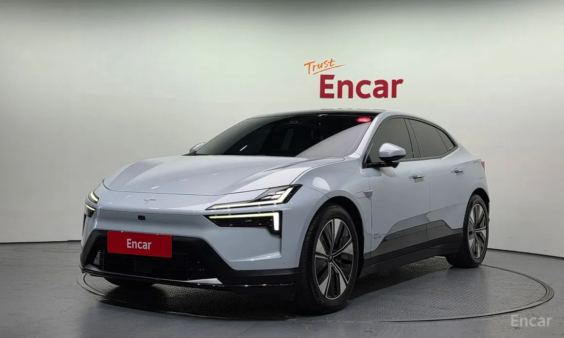 Фото 1 - Polestar 4