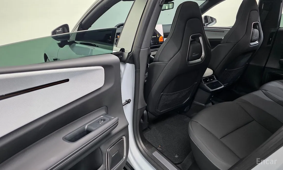 Фото 17 - Polestar 4