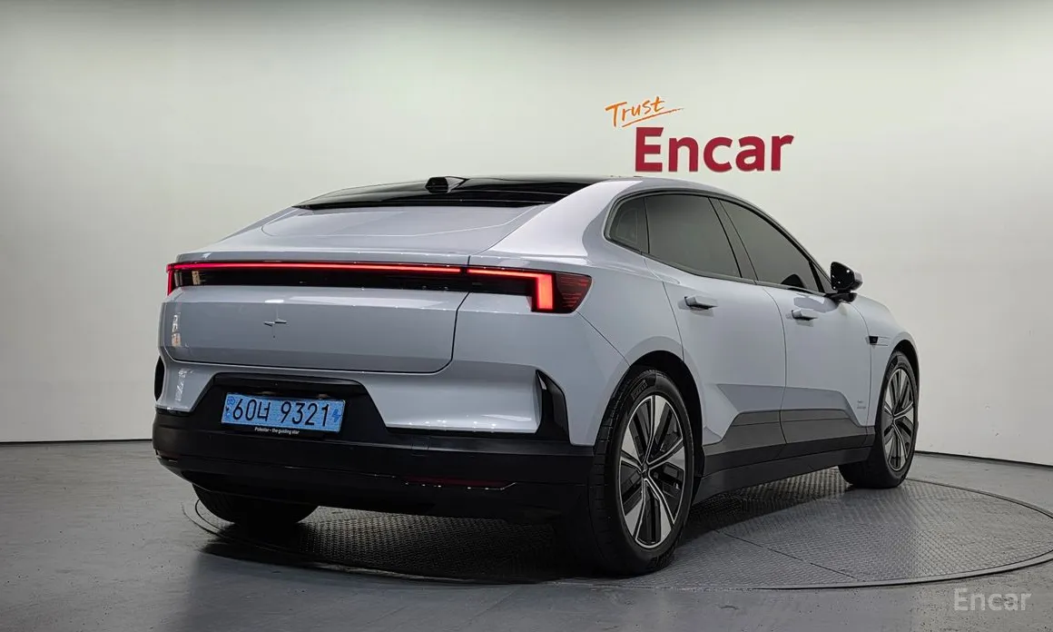 Фото 2 - Polestar 4