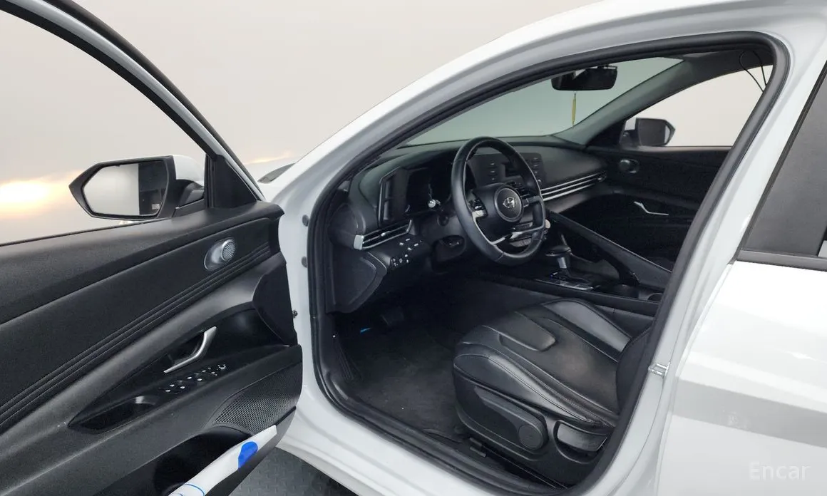 Фото 10 - Hyundai Avante