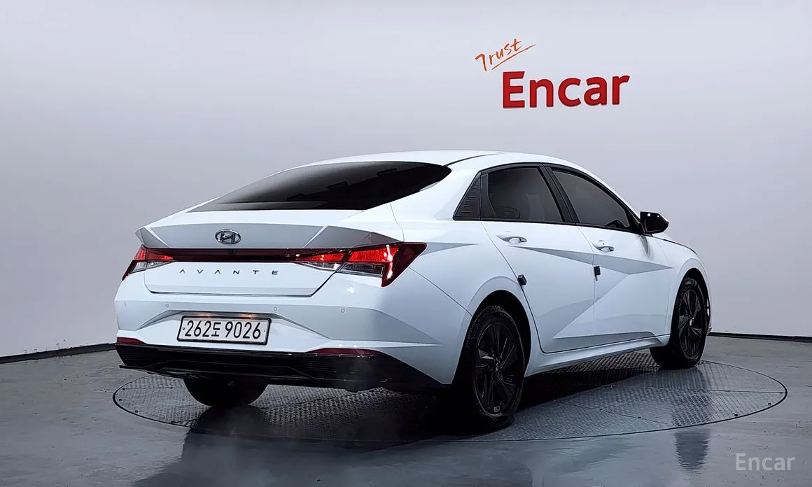 Фото 2 - Hyundai Avante