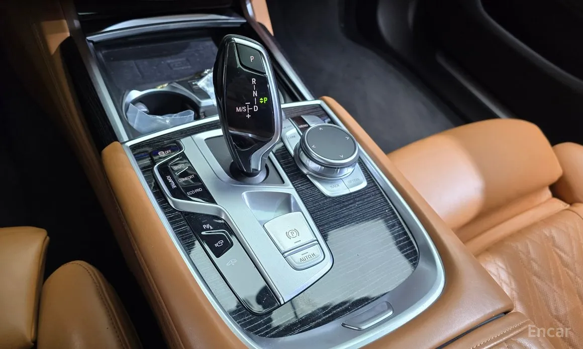 Фото 9 - BMW 7 Series