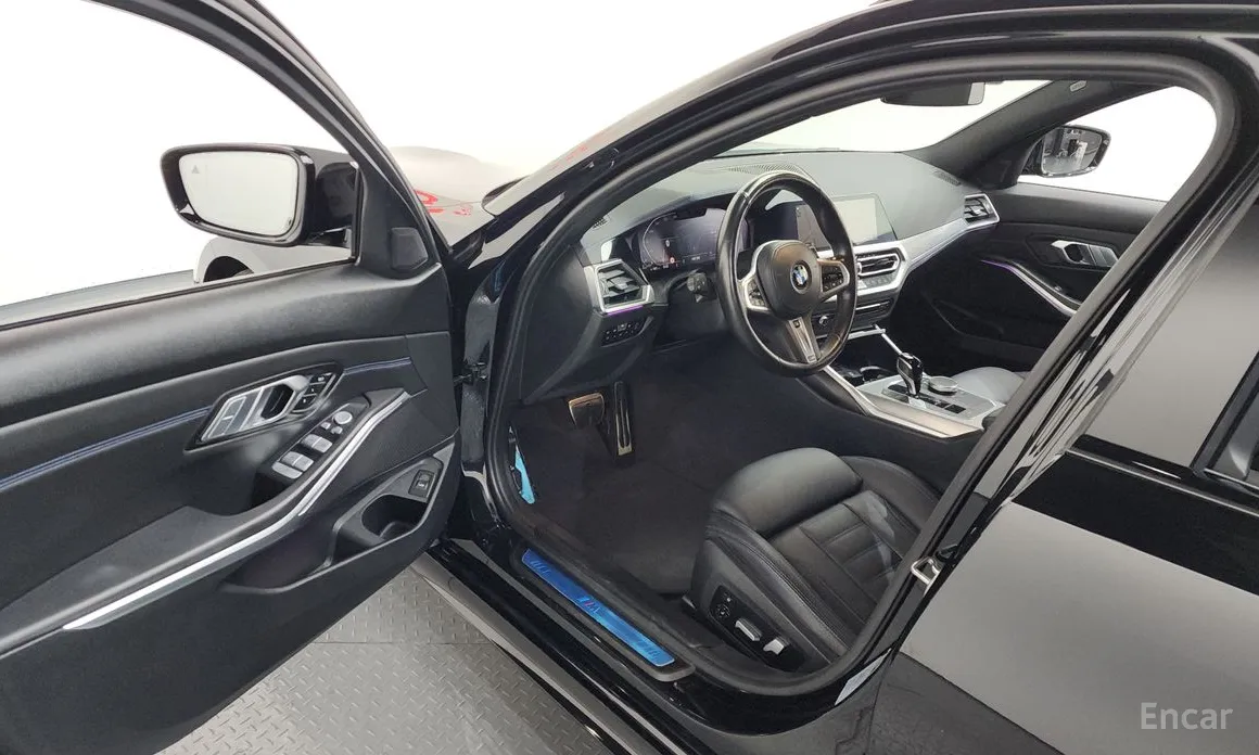 Photo 10 - BMW 3 Series