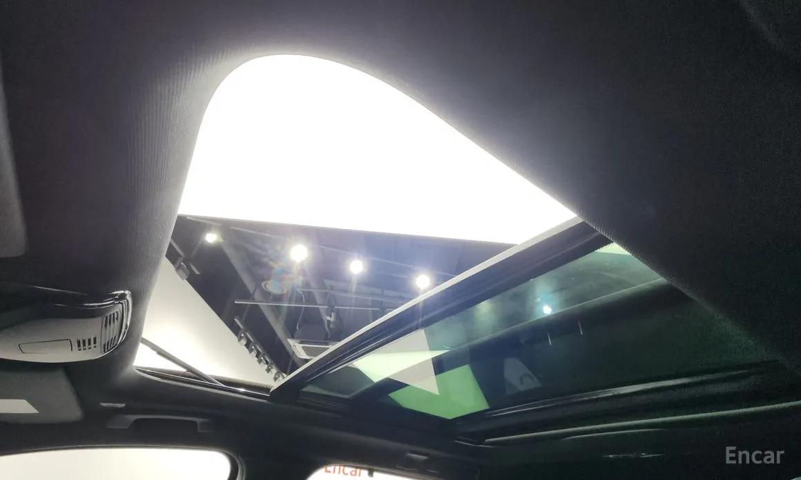 Photo 18 - BMW 3 Series