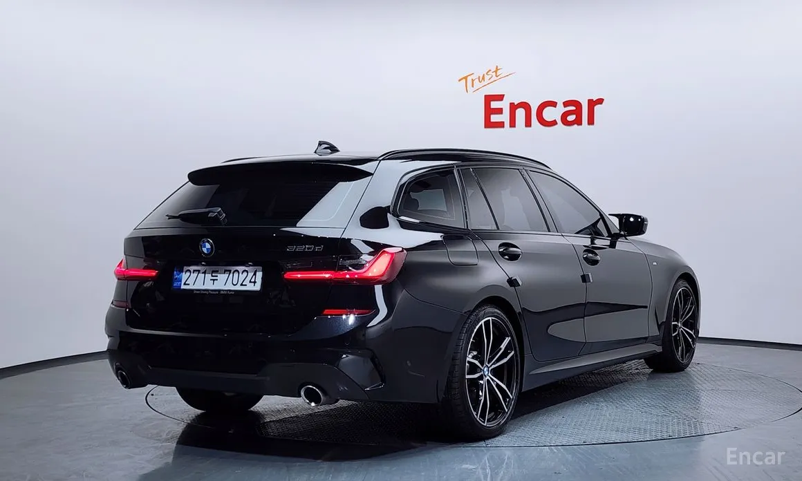 Photo 2 - BMW 3 Series