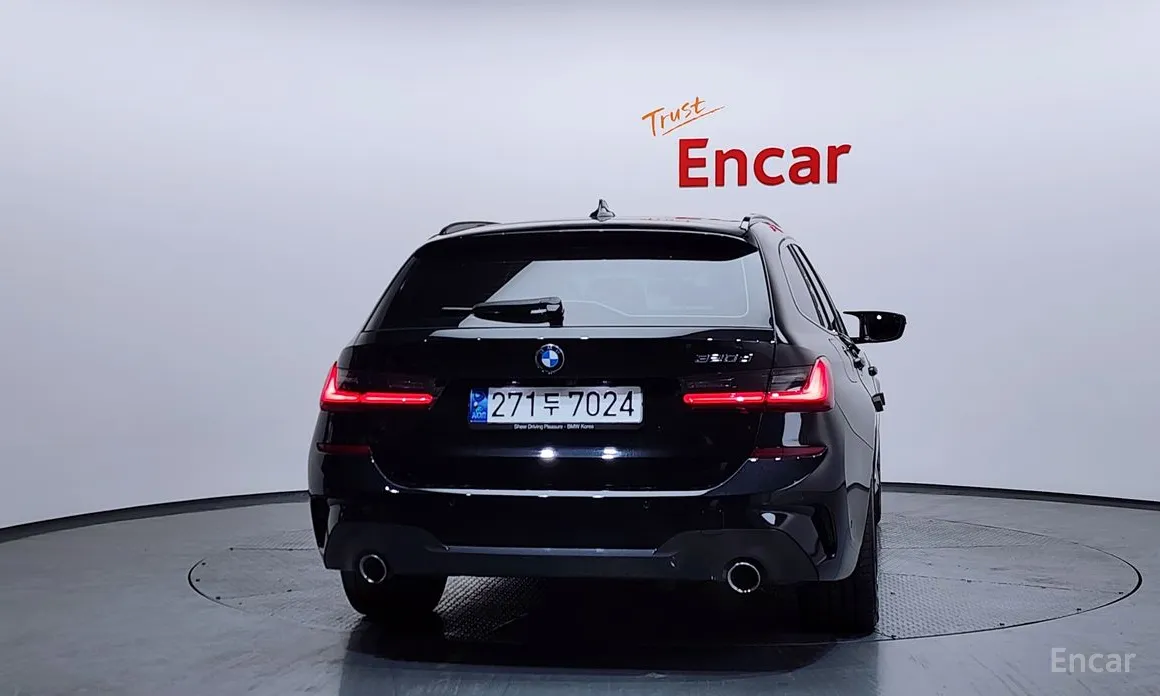 Photo 4 - BMW 3 Series