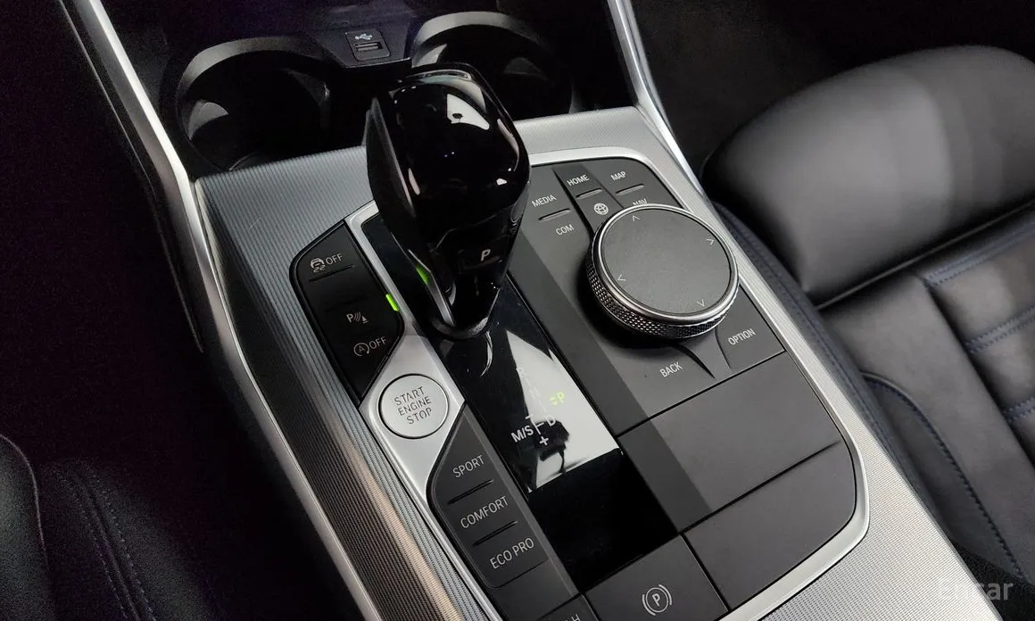 Photo 9 - BMW 3 Series