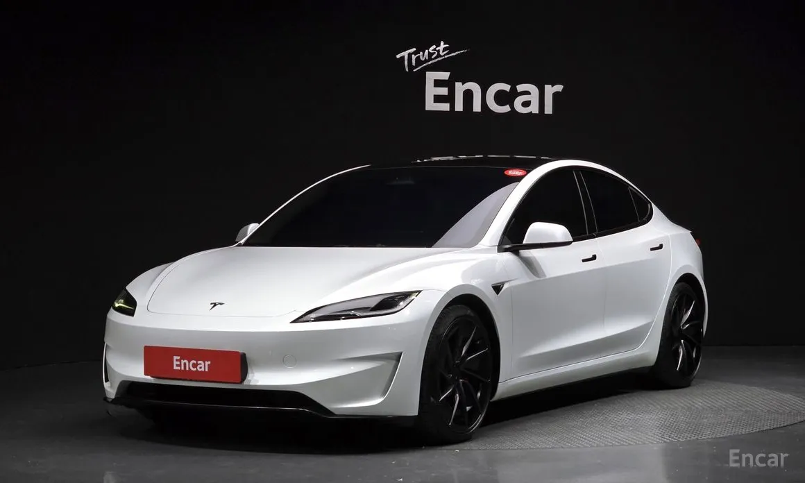 Фото 1 - Tesla Model 3