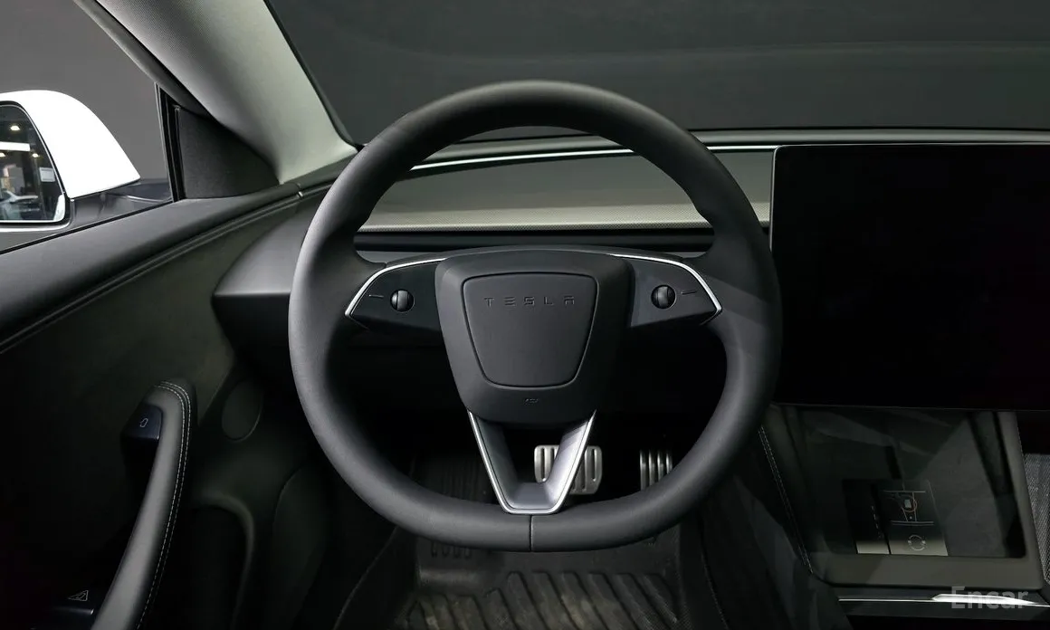 Фото 13 - Tesla Model 3