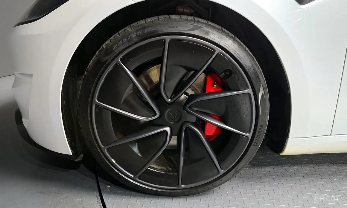 Фото 5 - Tesla Model 3