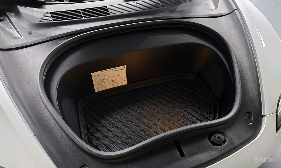 Фото 6 - Tesla Model 3