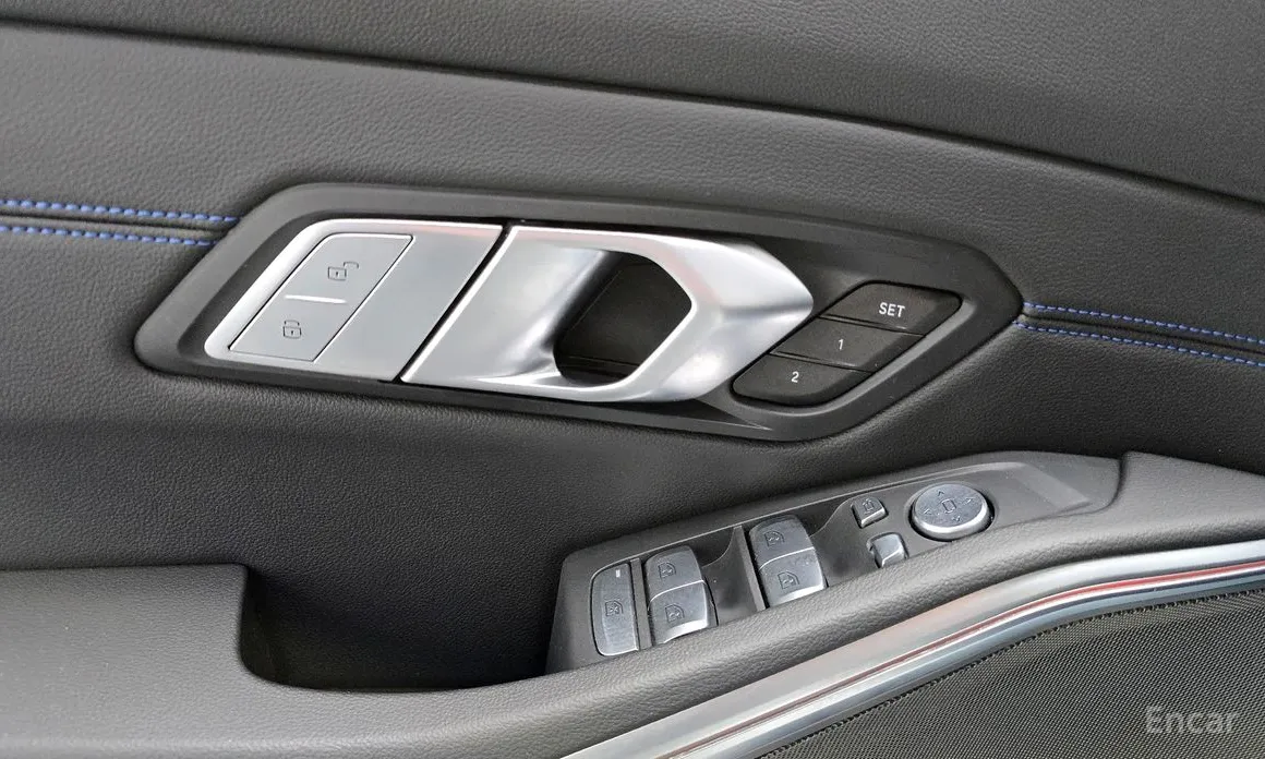 Фото 18 - BMW 3 Series