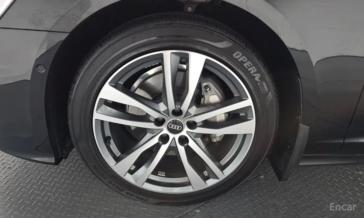 Фото 5 - Audi A6