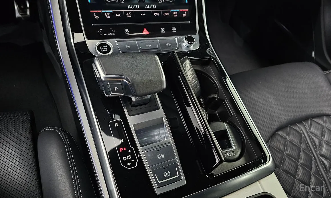 Фото 9 - Audi Q8