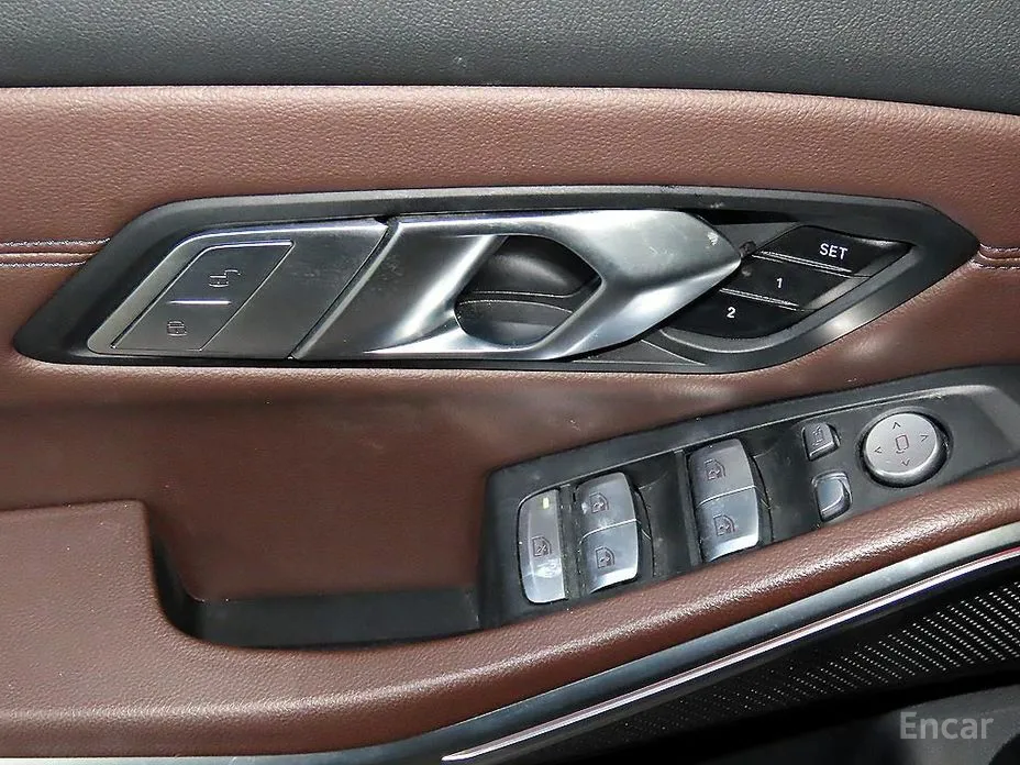 Photo 14 - BMW 3 Series