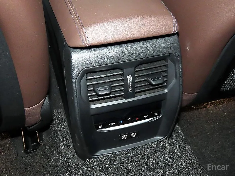 Photo 17 - BMW 3 Series