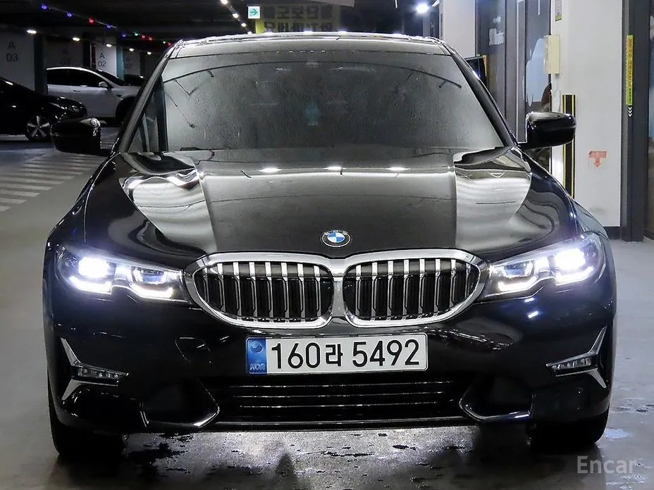 Photo 3 - BMW 3 Series