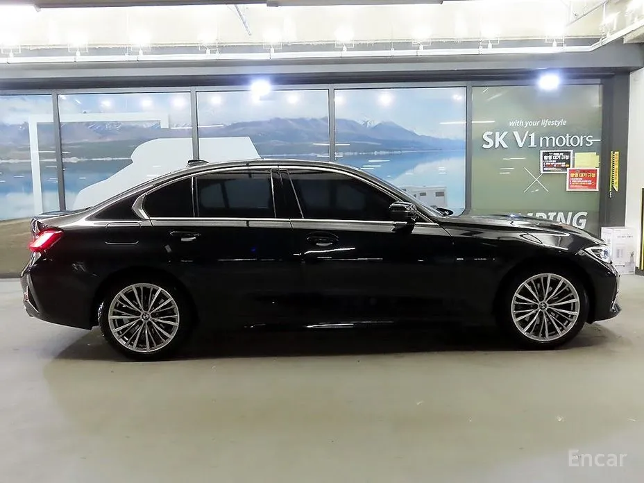 Photo 5 - BMW 3 Series