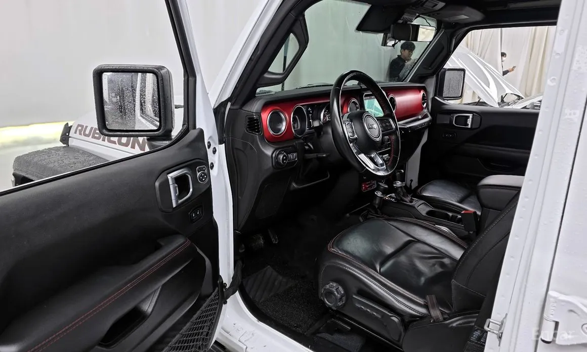 Фото 10 - Jeep Wrangler