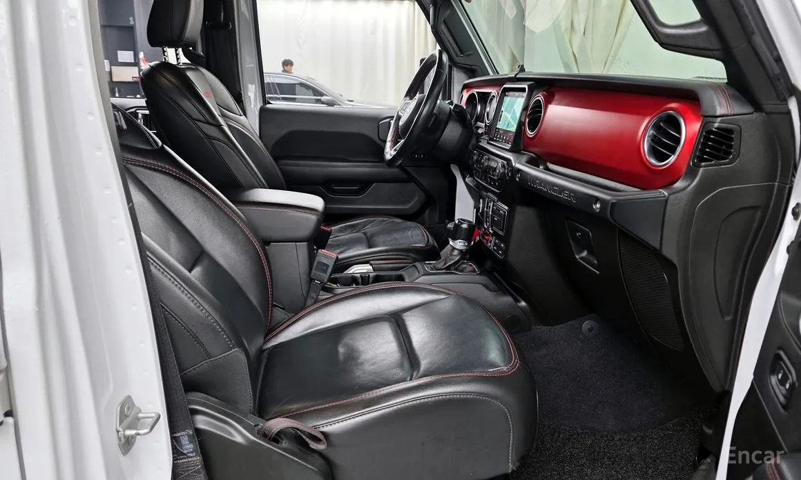 Фото 11 - Jeep Wrangler