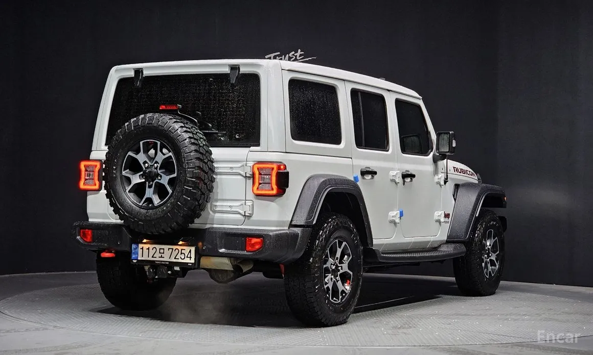 Фото 2 - Jeep Wrangler