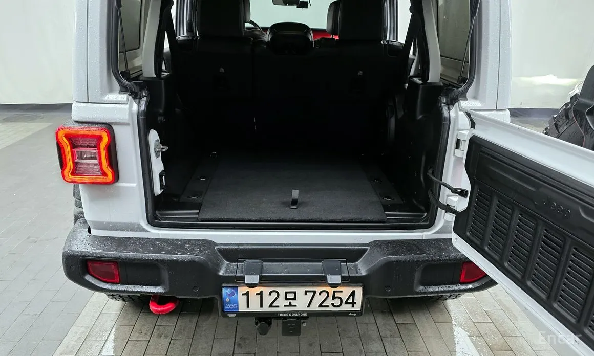 Фото 20 - Jeep Wrangler