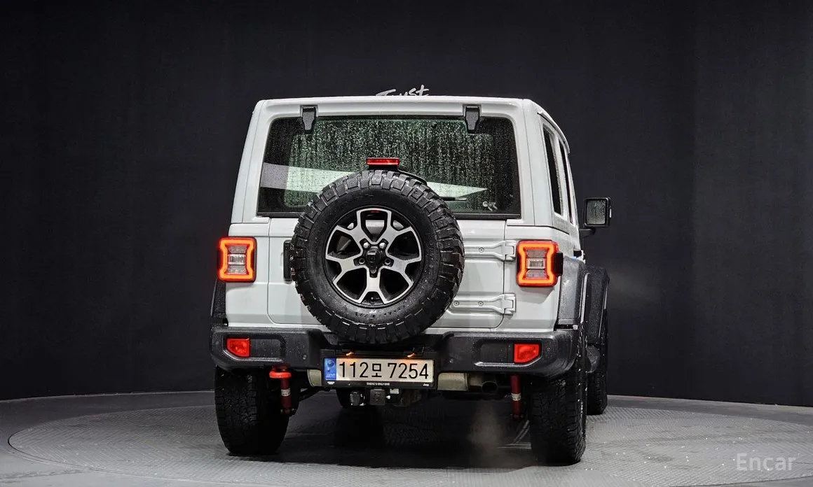Фото 4 - Jeep Wrangler