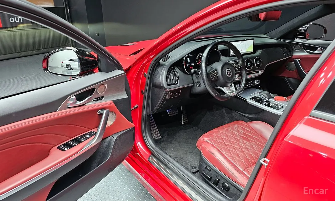 Фото 11 - Kia Stinger