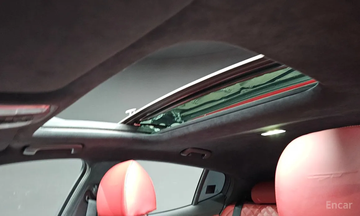 Фото 19 - Kia Stinger