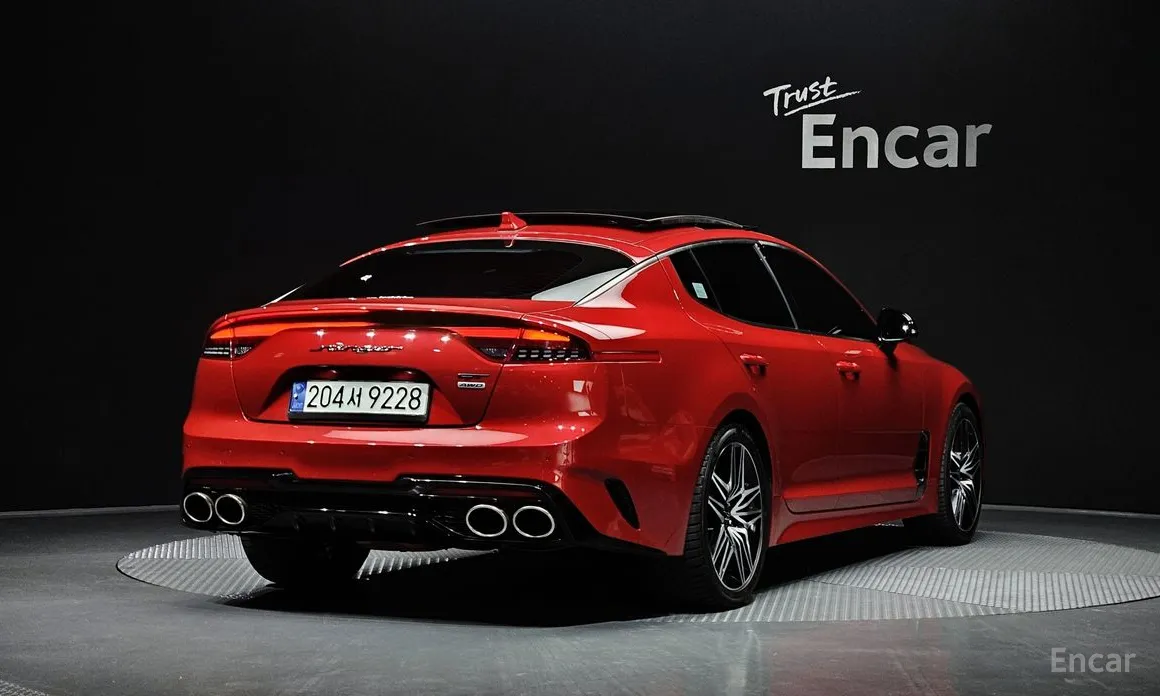 Фото 2 - Kia Stinger