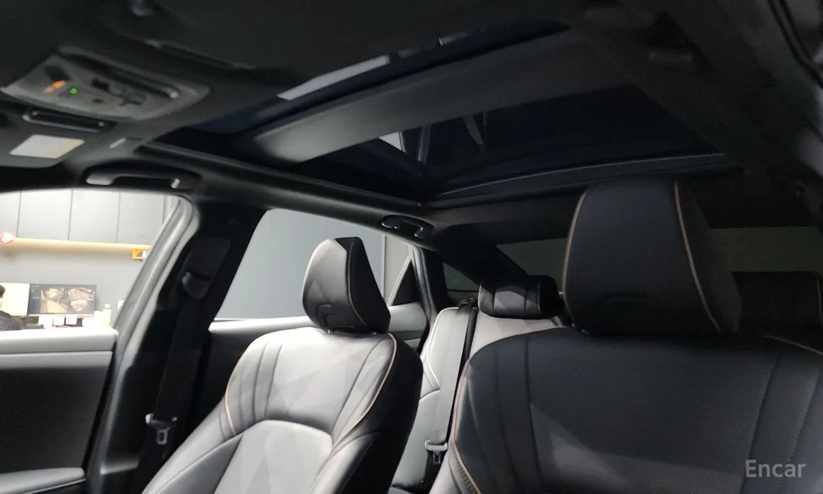 Фото 18 - Toyota Crown