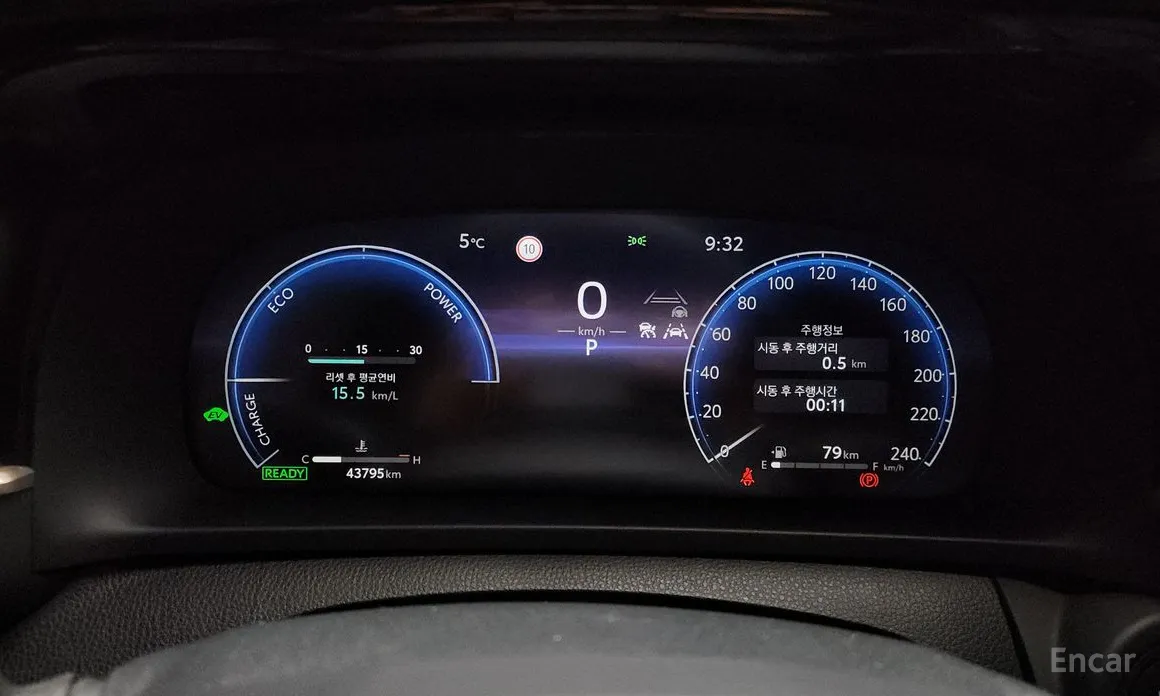 Фото 8 - Toyota Crown