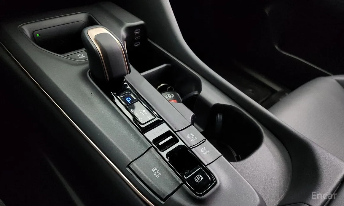 Фото 9 - Toyota Crown