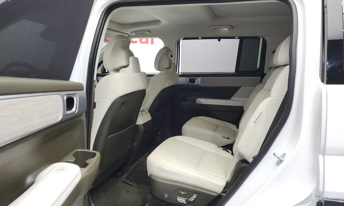 Фото 11 - Hyundai Santa Fe